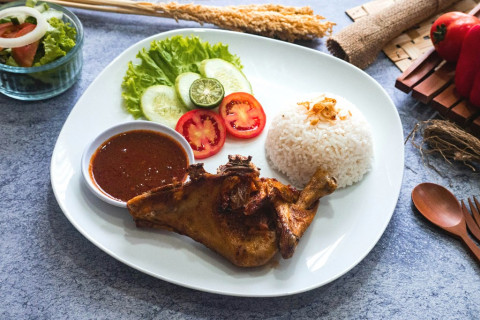 Bangga Banget! Ayam Goreng Indonesia Masuk Top 4 Dunia Versi TasteAtlas