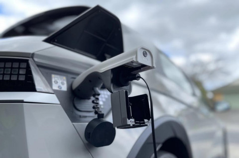 Mobil Listrik Jadi 'Powerbank' Darurat Saat Banjir Besar Landa China