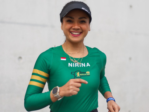 Rayakan 3 Juta Penonton Jangan Buang Ibu, Nirina Zubir Nazar Lakukan Ini