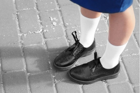 Lolos Razia tapi Tetap Slay! 5 Rekomendasi Sepatu Sekolah Lokal yang Keren Parah