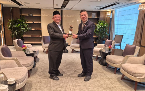 Momen Hangat Mendikdasmen dengan Menteri Pendidikan Singapura, Bahas MoU, AI hingga Durian