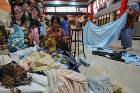 Pembuatan Alat Musik Perkusi dari Bahan Daur Ulang