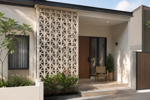 Teras Rumah Terasa Pengap? Coba 5 Model Roster Vertikal Ini