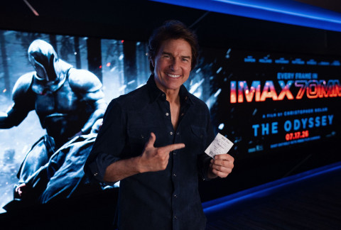 Suri Resmi Hapus Nama Belakang Sang Ayah Tom Cruise, Kenapa?