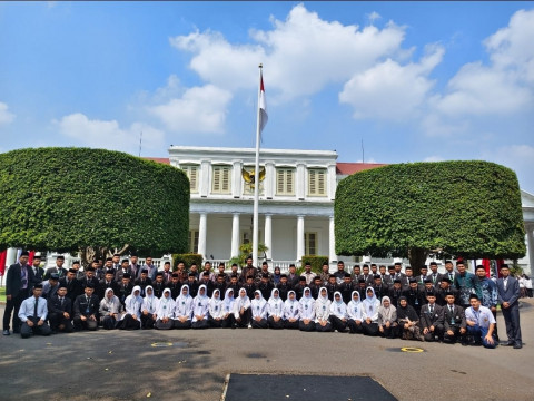 Vibes Calon Menteri! Santri Ponpes Darul Amanah Kendal Kunjungi Istana Kepresidenan
