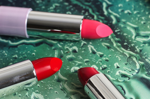 Auto-Slay! Trik Pilih Warna Lipstik Buat Sawo Matang Biar Look Makin Standout