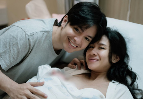 Selamat! Angga dan Shenina Dikaruniai Anak Pertama