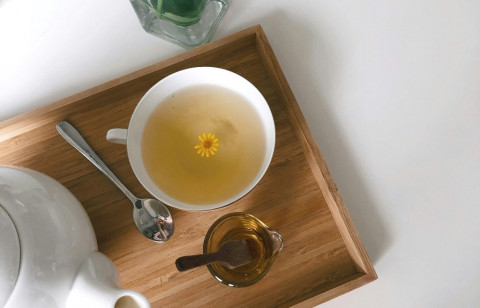 Susah Tidur? Coba 5 Minuman Herbal Ini Biar Bisa Auto Lelap Sampai Subuh!