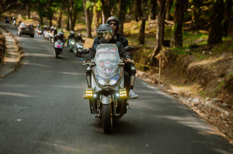 Jelajah Wisata Jawa Barat di 'Bentang Cerita: Repsol Ride Story'