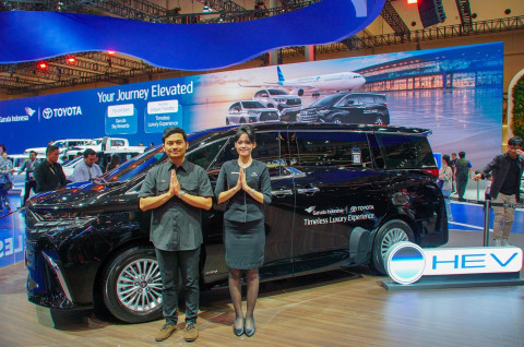 Penumpang Garuda Indonesia Bisa Dijemput Toyota Alphard, Begini Caranya