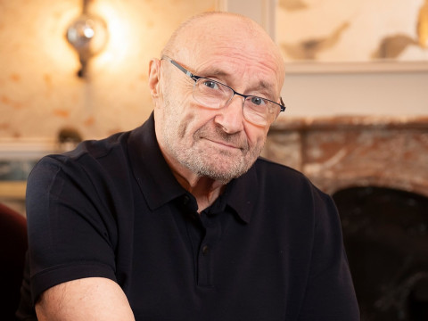 Nyaris Meninggal, Phil Collins Ungkap Perjuangan Melewati Masa Kritis di ICU