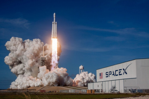 Pendapatan SpaceX Melonjak Berkat Starlink