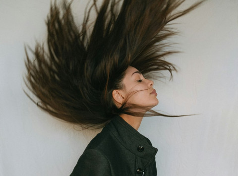 Gak Cuma Bikin Lurus, Ini 4 Keuntungan Keratin Treatment