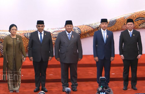 Prabowo Pakai Jas Double-Breasted, Gaya Formal yang Ternyata Punya “Pesan”