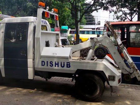 Catat Call Center 1500813, Bisa Panggil Mobil Derek Gratis di Jakarta