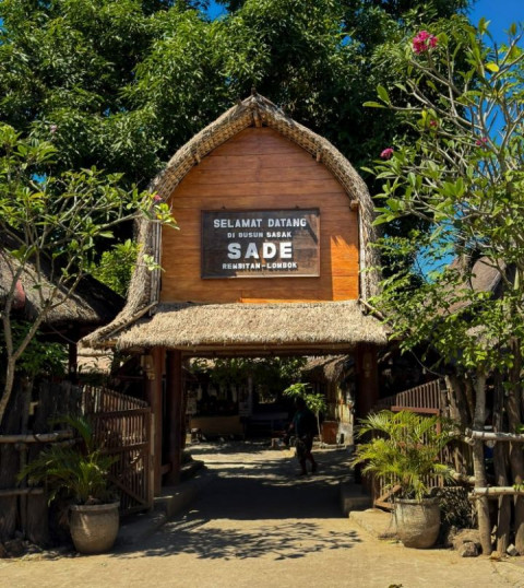 Kebakaran, Ada 4 Fakta Unik dan Tradisi Kampung Sade Lombok yang Bikin Kagum