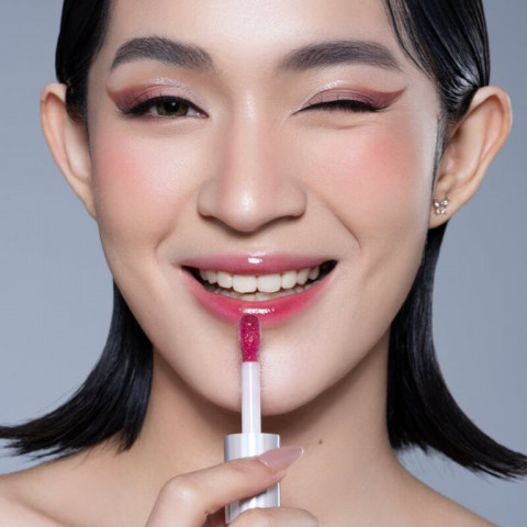 Biar Gak Dikira Orang Sakit, Cuss Pake 4 Lip Gloss Natural Ini!