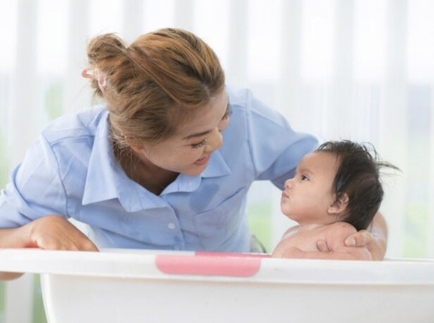 Bukan Cuma Belanja, Ini Cara Ibu Tetap Berikan yang Terbaik untuk Si Kecil