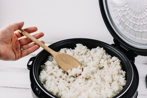 Nasi Tak Mudah Kering, Ini Pilihan Rice Cooker Harga Rp199 Ribu