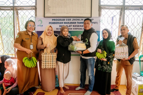 Cegah Stunting di Tanah Bumbu, Jhonlin Group Perkuat Posyandu dengan PMT dan Alat Kesehatan