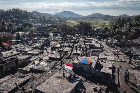 Menpar Kawal Pemulihan Desa Adat Sade Biar Tetap Otentik