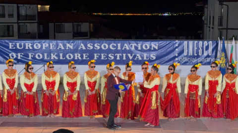 SMA Labschool Jakarta Raih Gold Medal di XVI World Championship of Folklore Bulgaria 2026