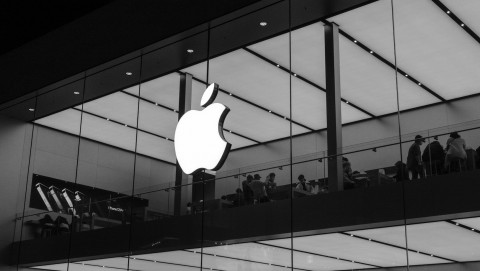 Tim Cook Lengser, John Ternus Resmi Jadi CEO Baru Apple