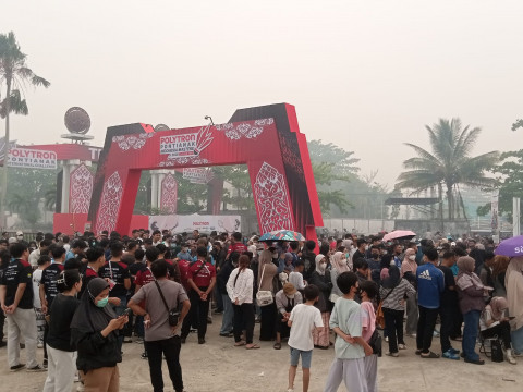 Api Olahraga dalam Kepungan Asap Pontianak