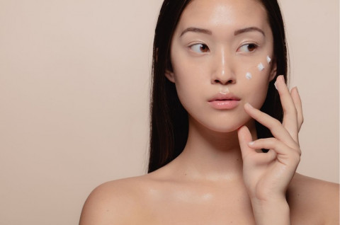 Kerja 11x Lebih Cepat Dari Retinol! Ini 4 Rekomendasi Serum Retinal Lokal