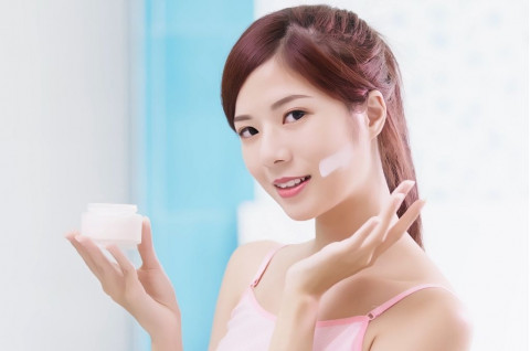 Ini Bedanya Kandungan Moisturizer Humektan, Emolien, dan Oklusif!