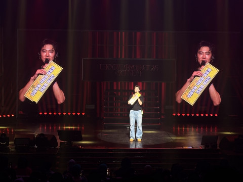 Yun-ho TVXQ Bacakan Surat Fans di Konser Jakarta, Isinya Bikin Haru