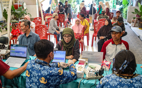 ​Lansia Jalani Pemeriksaan Kesehatan Gratis di Puskesmas
