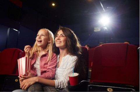 Cara Enak Nonton Bioskop dengan Smoothies Segar Ini!