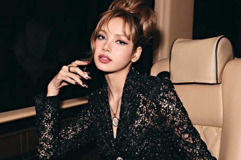 Lisa BLACKPINK Gambarkan Perjalanan Hidup lewat EP PRESS PLAY