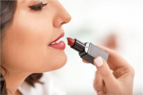 Bikin Bibir Auto Cerah! 5 Lipstik Hanasui Ini Cocok untuk Kulit Sawo Matang