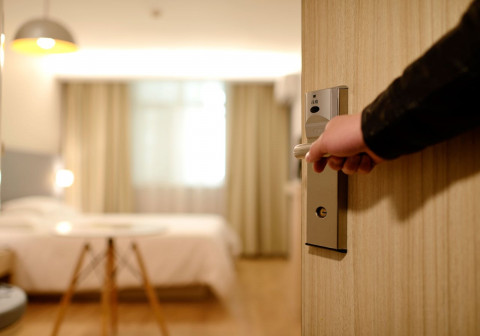 Baru Turun Kereta Malam di Solo Balapan? Ini 4 Hotel Terdekat