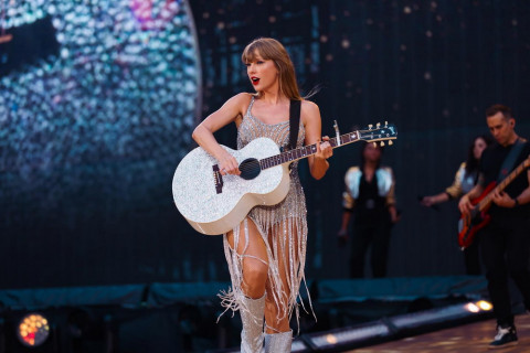Lirik dan Makna Lagu “Our Song” - Taylor Swift