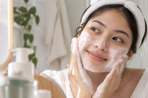 Low pH Cleanser Lokal buat Kulit Sensitif, Biar Gak Kering!