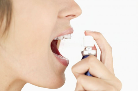 Nge-Date Gak Insecure! Ini 5 Mouth Spray yang Usir Bau Instan