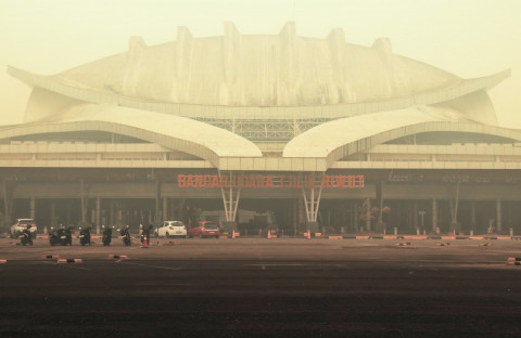 Kabut Asap Ganggu Aktivitas di Bandara Tjilik Riwut