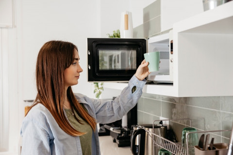 5 Rekomendasi Microwave Hemat Listrik Mulai 450 Watt