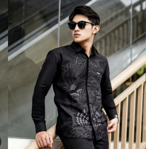 Batik Nggak Cuma Buat Kondangan, Ini Cara Tampil Kekinian