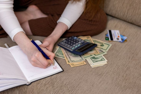 Stop Bocor Alus! Ini Tips Cerdas Bagi Gen Z untuk Mengelola Keuangan
