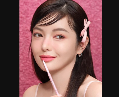 Mau Efek Bibir Filler Tanpa Jarum? Coba 5 Lip Liner Hits Ini