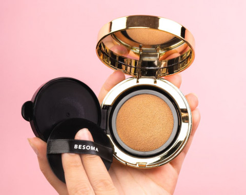 Garis Senyum Malah Kayak Tanah Retak? Spill 5 Biang Kerok Cushion Suka Menggumpal!