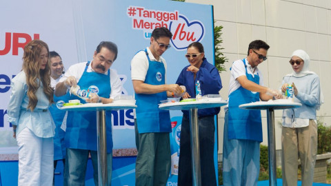 Frisian Flag Catat Rekor MURI, 1.000 Bapak Sajikan Sarapan untuk Istri