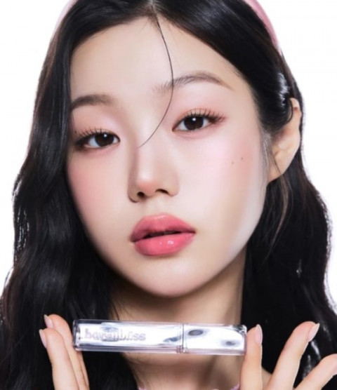 Anti-Gores Anti-Lengket! 5 Lip Vinyl Hits Biar Bibir Kliatan Plumpy