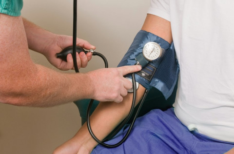Stop Diagnosis Sendiri di Google, Mending Manfaatin Cek Kesehatan Gratis