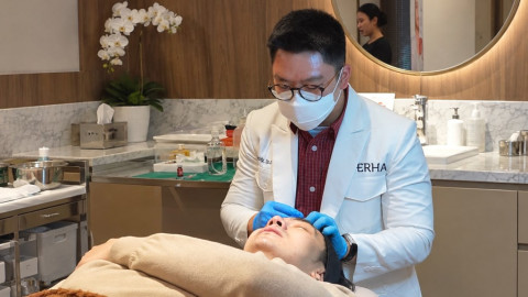 Bosan Sama Treatment yang Gitu-gitu Aja? Cellbooster Spill Rahasia Skin Longevity Ala Swiss!