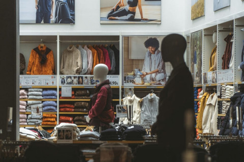 Induk Usaha UNIQLO Kembali Cetak Rekor Baru
